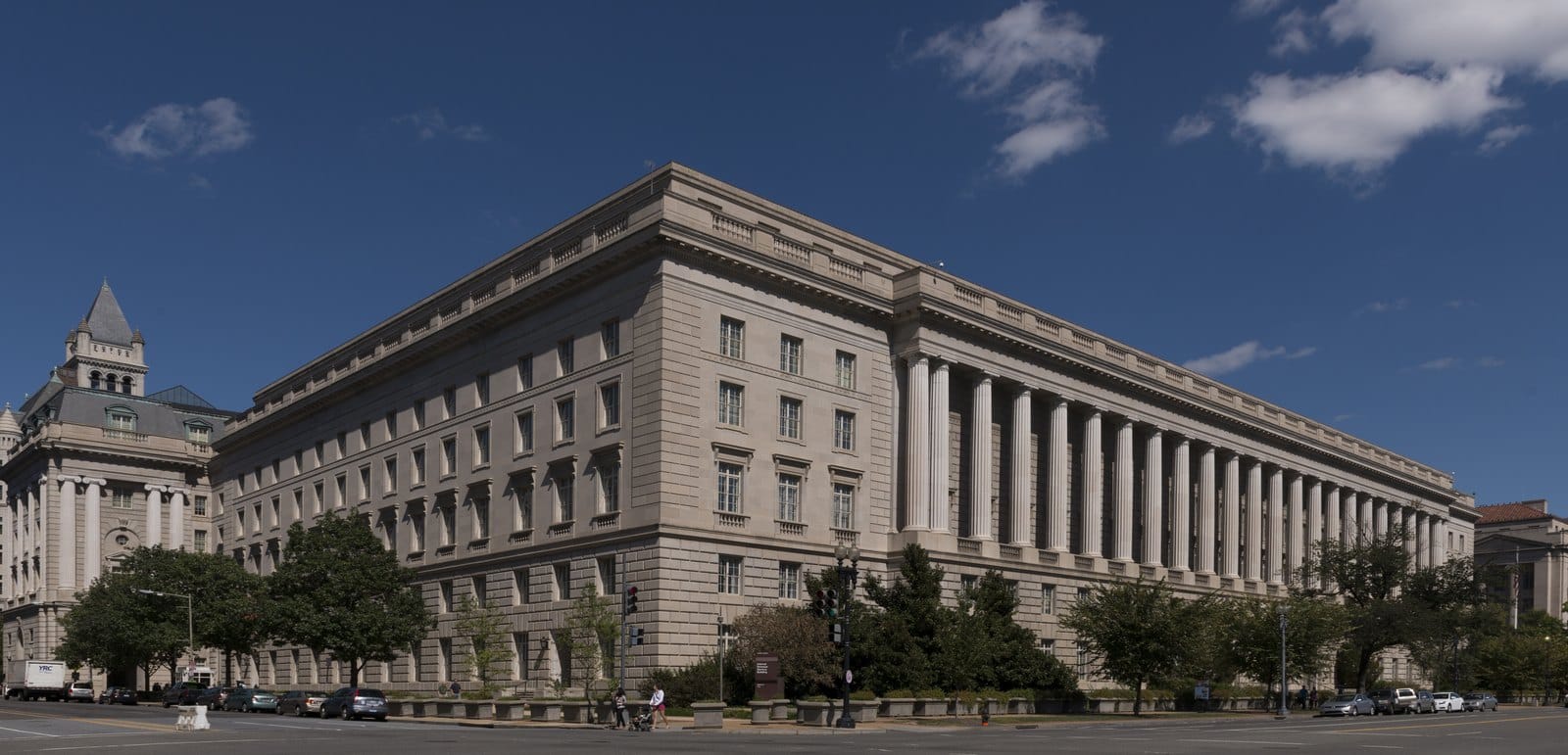 How much is $100,000 income taxed in Washington, DC?