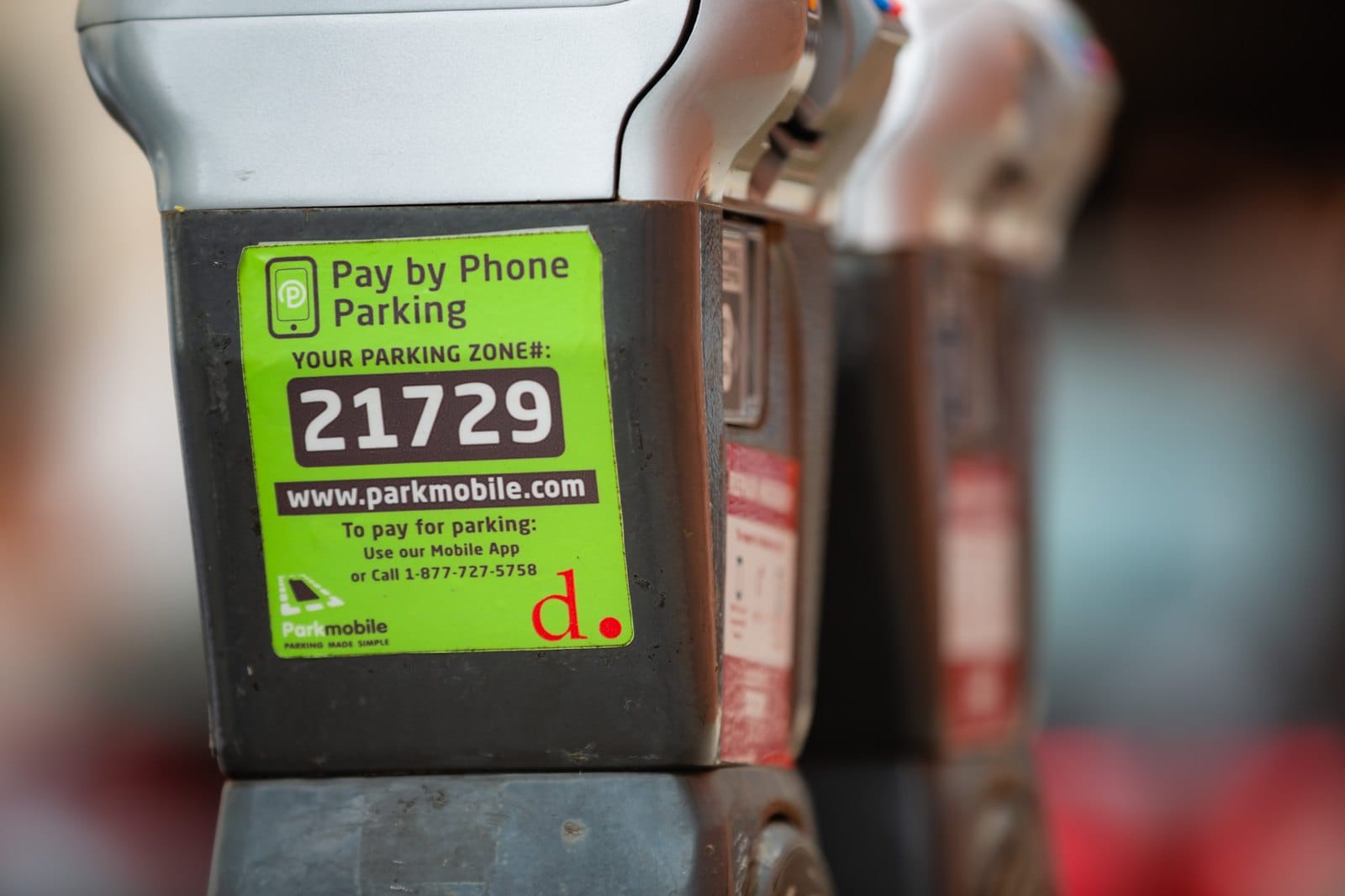 Is parking free on streets in Washington DC?