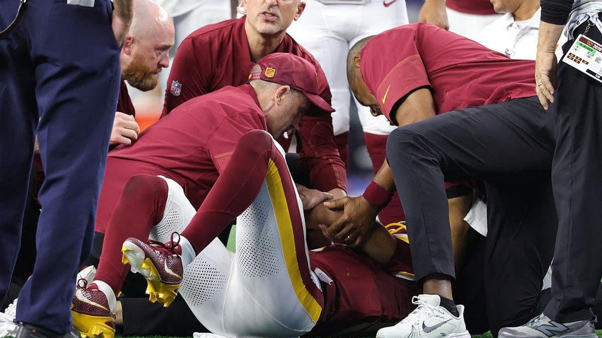 Jayden Daniels dislocates his left elbow again, and Washington's season is already on the ropes