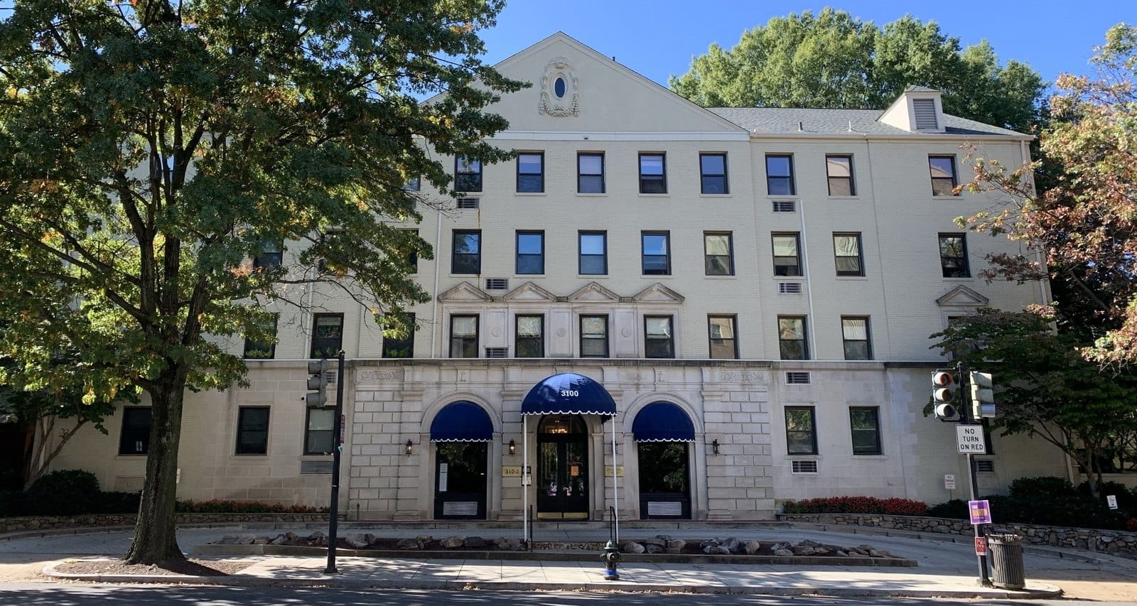 What is the safest part of DC to stay in?